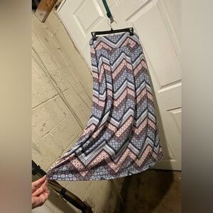 Women’s Flowy Multi Color Floor Length Skirt. Waist 28” Length 36”. $7